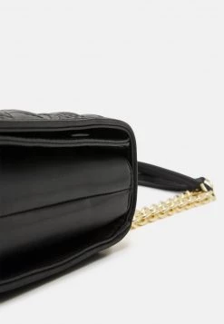 Acquistare ⌛ Love Moschino QUILTED CHAIN SHOULDER BAG - Borsa A Mano - Nero, Donna 💯 -Vendite Love Moschino 136670241af64f8a8c66aef6b65e0320