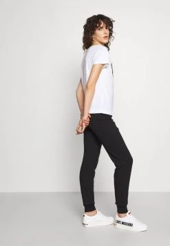 Buono π Love Moschino T-shirt Con Stampa - Optical White, Donna π€© 10 Buono π Love Moschino T-shirt Con Stampa - Optical White, Donna π€© -Vendite Love Moschino 1b090c79c99b4f1e92925b6e53139e52