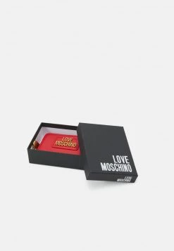 A buon mercato β Love Moschino SMALL ZIP AROUND LOGO - Portafoglio - Rosso, Donna π 9 A buon mercato β Love Moschino SMALL ZIP AROUND LOGO - Portafoglio - Rosso, Donna π -Vendite Love Moschino 32d49e3558cc44df80e333ac332e1951