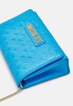 Le migliori recensioni di 🤩 Love Moschino QUILTED LOGO CROSSBODY - Borsa A Tracolla - Oceano, Donna 🎉 -Vendite Love Moschino 382aa652a37c4a1cb705cfaef4fdf04a