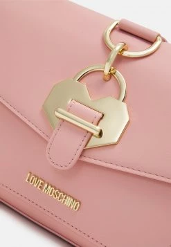 Presa π Love Moschino LOCK HEART SHOULDER - Borsa A Tracolla - Rosa, Donna π 7 Presa π Love Moschino LOCK HEART SHOULDER - Borsa A Tracolla - Rosa, Donna π -Vendite Love Moschino 6033a4292a5e44a0a136e2f18bda7c52
