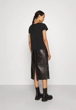 Vendita all'ingrosso π€© Love Moschino T-shirt Con Stampa - Black, Donna π 9 Vendita all'ingrosso π€© Love Moschino T-shirt Con Stampa - Black, Donna π -Vendite Love Moschino 61ea33c45b104b4b810065b775a5ed54