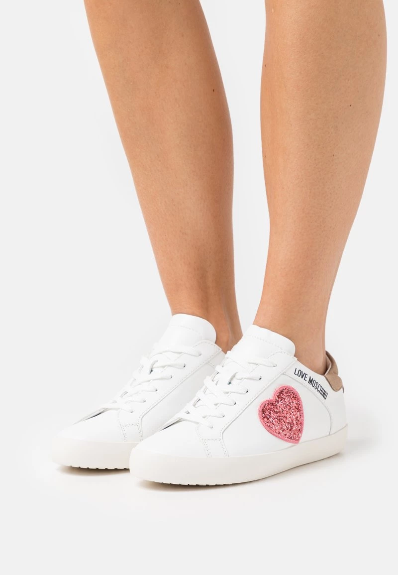 Presa π Love Moschino π Sneakers Basse - Fantasy Color, Donna βοΈ 1 Presa π Love Moschino π Sneakers Basse - Fantasy Color, Donna βοΈ