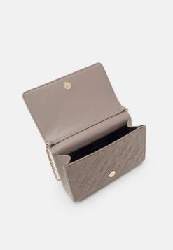 Miglior prezzo 👏 Love Moschino QUILTED CHAIN LOGO CROSSBODY - Borsa A Tracolla - Grigio, Donna ❤️ -Vendite Love Moschino 6d5f269d38684f9dbd31c8f6975261f5