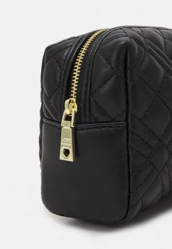Acquistare 🌟 Love Moschino QUILTED BEAUTY BAG - Trousse - Nero, Donna 💯 -Vendite Love Moschino 7b767bf04a6844538520a8eec754e750