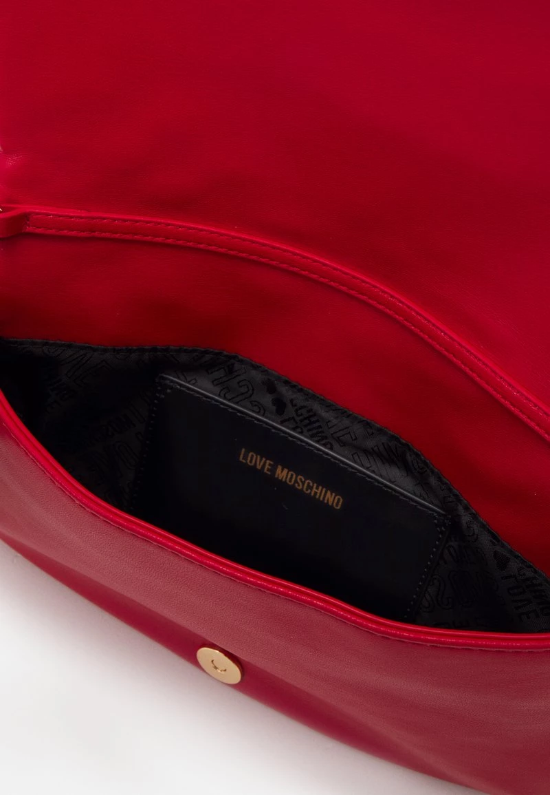 Bilancio β Love Moschino QUILTED CHAIN LOGO FLAP - Borsa A Tracolla - Rosso, Donna π 4 Bilancio β Love Moschino QUILTED CHAIN LOGO FLAP - Borsa A Tracolla - Rosso, Donna π - immagine 4