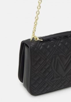 Sconto 🌟 Love Moschino QUILTED SHOULDER FLAP - Borsa A Mano - Nero, Donna 🎁 -Vendite Love Moschino 8abb02523dda4b53a82004425c984488