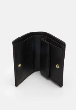 I primi 10 😀 Love Moschino QUILTED FLAP PURSE - Portafoglio - Nero, Donna 👏 -Vendite Love Moschino 97afb9aff63d471aa0e27b5d2010117c