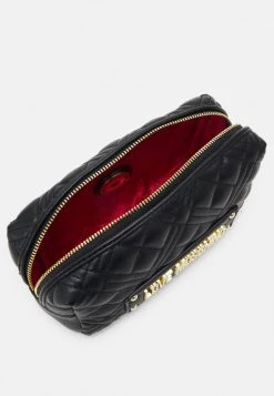 Le migliori recensioni di ✨ Love Moschino LOGO BEAUTY BAG - Trousse - Nero, Donna 🌟 -Vendite Love Moschino 9f960e790eb44c2b8dc4eacd9765c70d