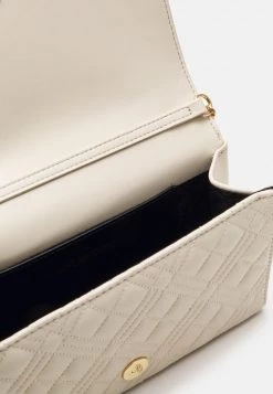 Presa π₯° Love Moschino QUILTED CHAIN LOGO CROSSBODY - Borsa A Tracolla - Avorio, Donna π 8 Presa π₯° Love Moschino QUILTED CHAIN LOGO CROSSBODY - Borsa A Tracolla - Avorio, Donna π -Vendite Love Moschino a341e8adf58c4eceae23c860e531c1e5