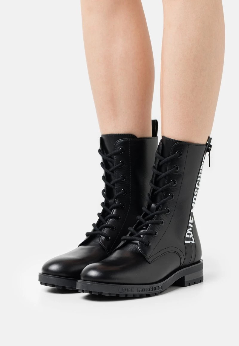 Acquistare π Love Moschino Stivaletti Stringati - Nero, Donna β 1 Acquistare π Love Moschino Stivaletti Stringati - Nero, Donna β