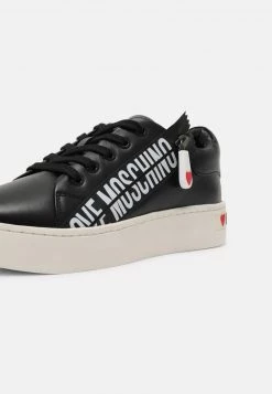 Il più economico 🛒 Love Moschino 👟 Sneakers Basse - Black, Donna 🛒 -Vendite Love Moschino b4fd7d2284a940ab8c53e9cb8f9b787a