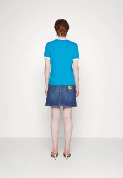 Vendita calda 🥰 Love Moschino T-shirt Con Stampa - Light Blue, Donna ❤️ 8 Vendita calda 🥰 Love Moschino T-shirt Con Stampa - Light Blue, Donna ❤️ -Vendite Love Moschino b59d859435bd48fb96aed03bd3900569