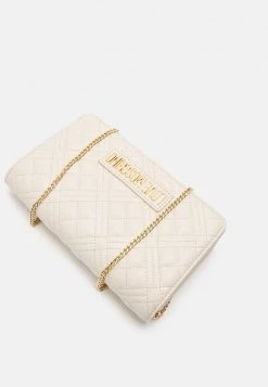 Presa π₯° Love Moschino QUILTED CHAIN LOGO CROSSBODY - Borsa A Tracolla - Avorio, Donna π 9 Presa π₯° Love Moschino QUILTED CHAIN LOGO CROSSBODY - Borsa A Tracolla - Avorio, Donna π -Vendite Love Moschino d3b706d6862240e485143941ef683d44