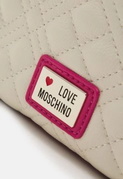 I primi 10 🥰 Love Moschino CHAIN BIG QUILTED HEART CROSSBODY - Borsa A Tracolla - Fantasy Color, Donna 🌟 -Vendite Love Moschino d6a672ef42714993aa1800791fe16017