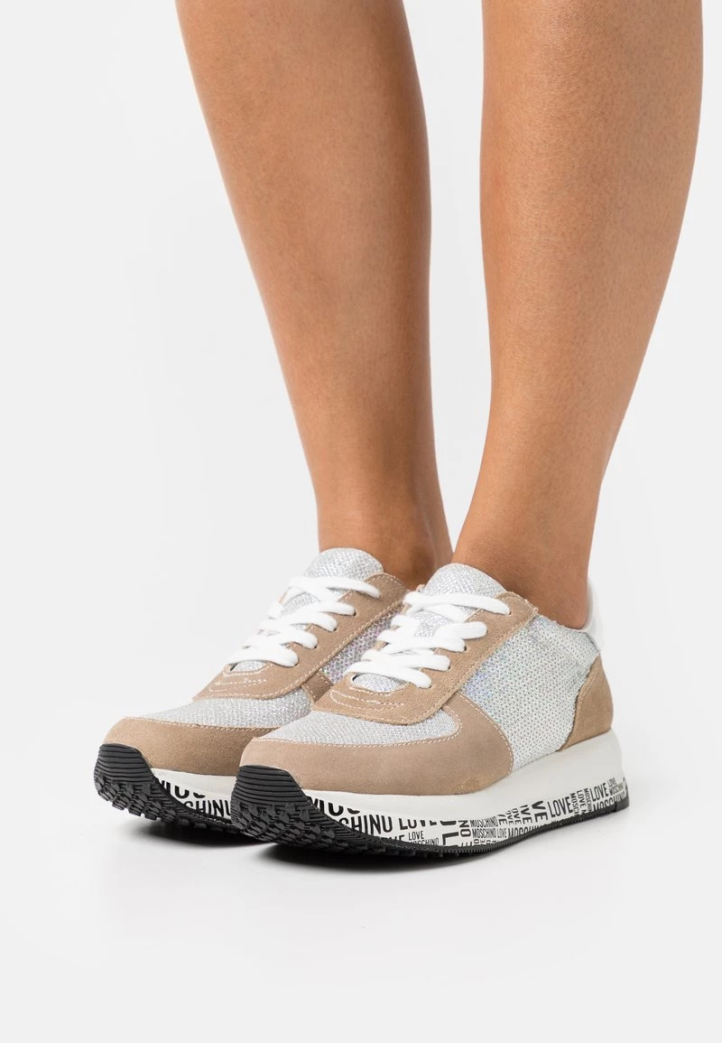 Vendita all'ingrosso π Love Moschino π Sneakers Basse - Fantasy Color, Donna π 1 Vendita all'ingrosso π Love Moschino π Sneakers Basse - Fantasy Color, Donna π