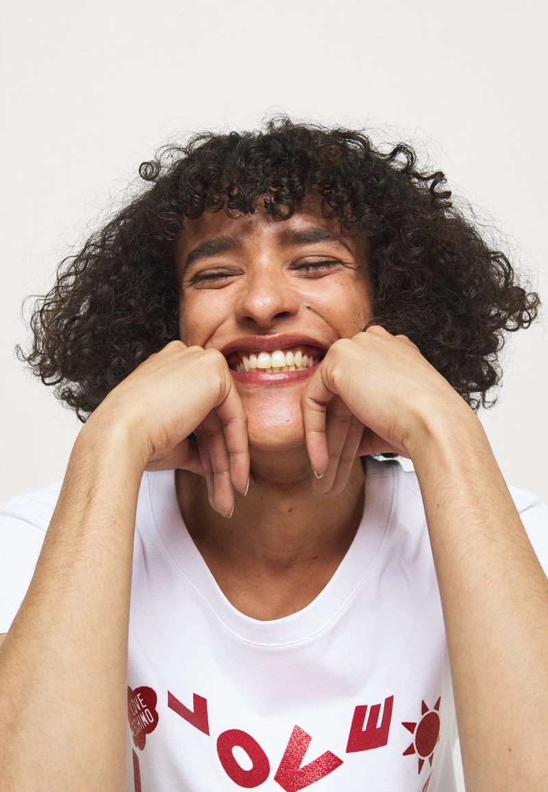 Offerte π€© Love Moschino T-shirt Con Stampa - Optical White, Donna β 5 Offerte π€© Love Moschino T-shirt Con Stampa - Optical White, Donna β - immagine 5