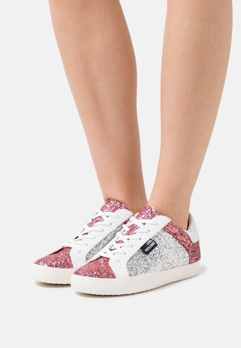 A buon mercato β Love Moschino π Sneakers Basse - Pink, Donna 𧨠1 A buon mercato β Love Moschino π Sneakers Basse - Pink, Donna π§¨