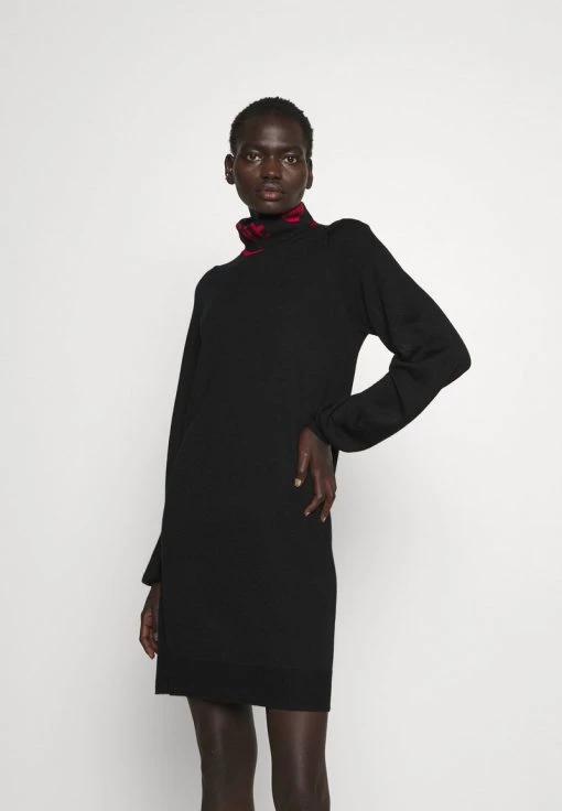 Miglior prezzo ✨ Love Moschino Abito In Maglia - Black/red, Donna 😍 -Vendite Love Moschino ed03e6ee3e9c4af49d19165e7bc99672