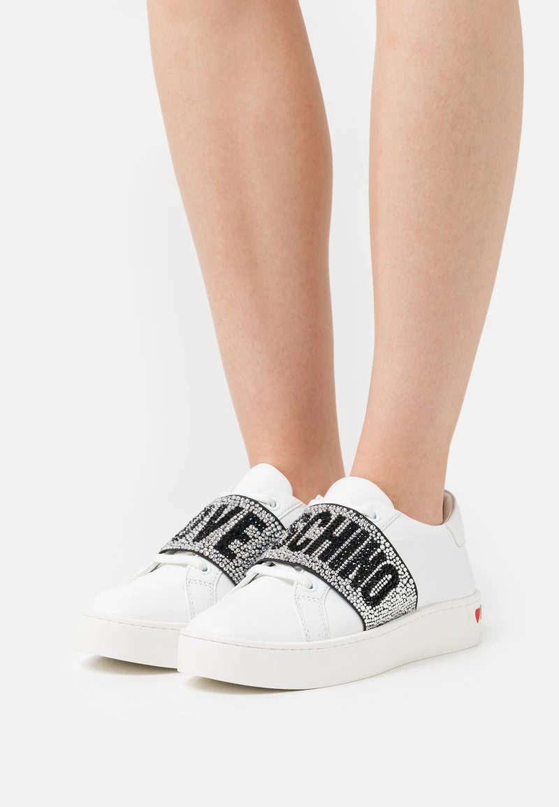 Acquistare π Love Moschino π Sneakers Basse - Bianco, Donna π₯° 1 Acquistare π Love Moschino π Sneakers Basse - Bianco, Donna π₯°