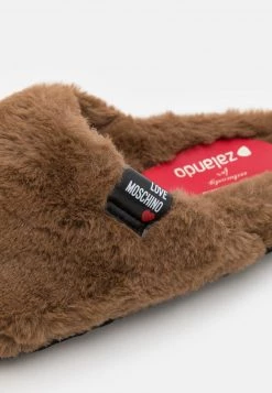 Vendita lampo ⭐ Love Moschino EXCLUSIVE SLIPPER - Pantofole - Camel, Donna 🎉 -Vendite Love Moschino f6210d3e3a2a43bcb348cbbe14f8b52d