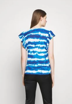 Le migliori recensioni di 🌟 Love Moschino T-shirt Con Stampa - Light Blue, Donna 🛒 -Vendite Love Moschino f669fe7b1e294ab5a8cfea494933d214